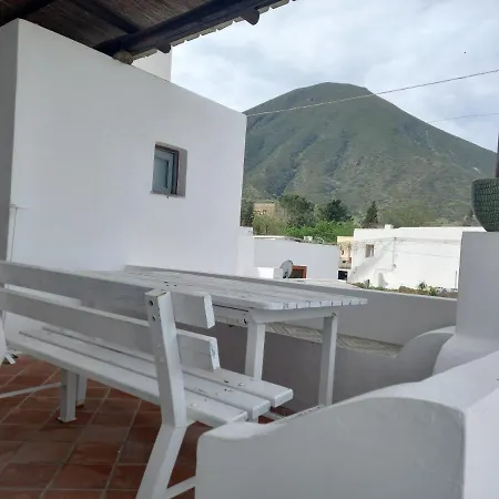 La Casa Di Zeffiro Bed & Breakfast Malfa (Salina)