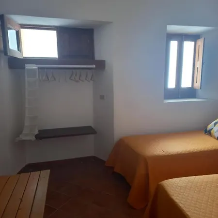 La Casa Di Zeffiro Malfa (Salina)