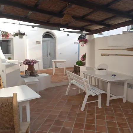 La Casa Di Zeffiro Bed & Breakfast Malfa (Salina)