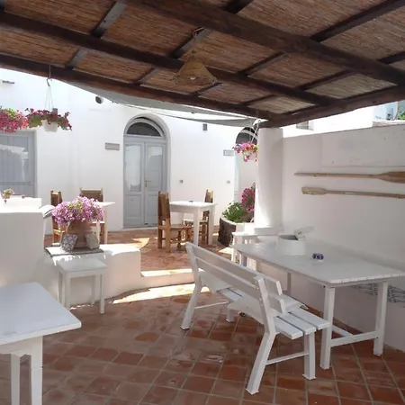 La Casa Di Zeffiro Bed & Breakfast Malfa (Salina)