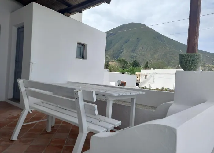 La Casa Di Zeffiro B&B 말파