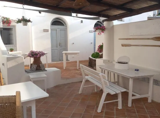 La Casa Di Zeffiro B&B 말파
