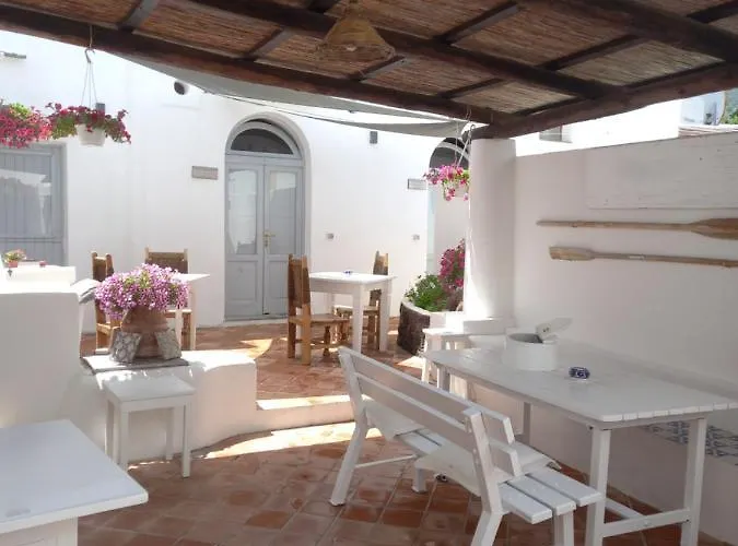 La Casa Di Zeffiro B&B 말파